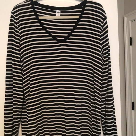 Old Navy long sleeve top - Picture 1 of 3
